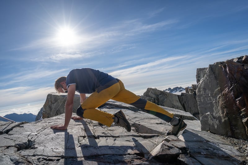 mountain climber exercise core training left leg